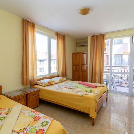 Fener Guest House Pomorie Extérieur photo
