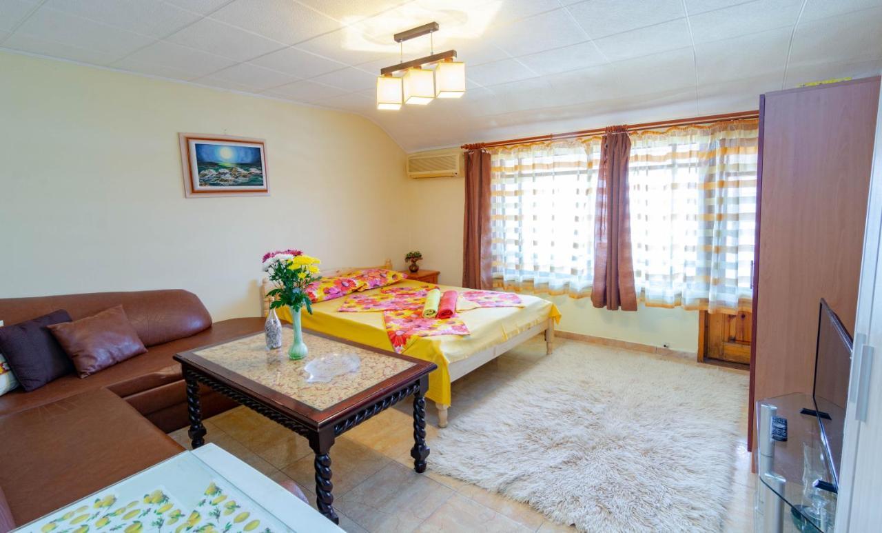 Fener Guest House Pomorie Extérieur photo